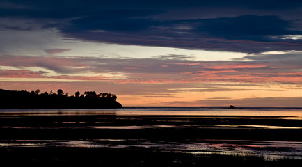 Fototapeta na wymiar Nelson New Zealand sunrise