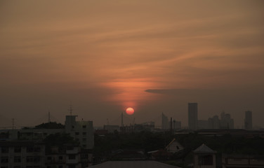 Fototapeta na wymiar Sunset in the city of Thailand