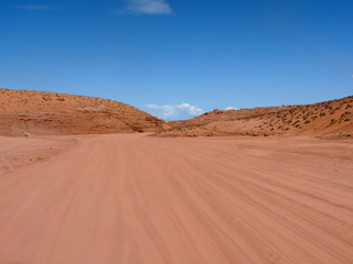Fototapeta na wymiar アメリカ、砂漠と青空