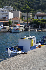 Fototapeta na wymiar Port de l’île de Fourni (Grèce)