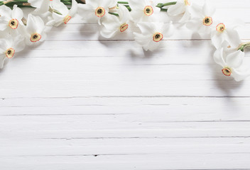 narcissus on wooden background