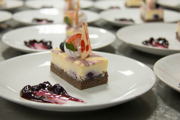  Blueberry cheese cake decorated with strawberry