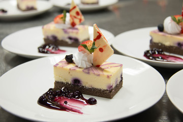  Blueberry cheese cake decorated with strawberry