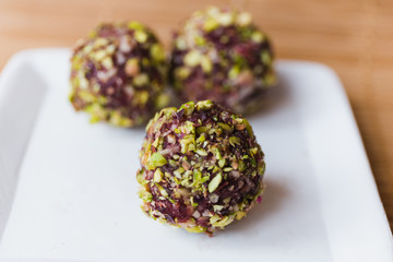 Homemade Healthy Raw Energy Sweet Balls