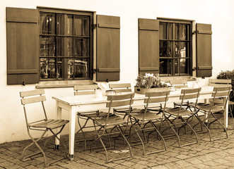 sidewalk cafe