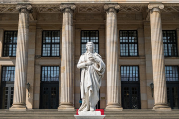 Obraz premium Friedrich Schiller Sculpture at Konzerthaus (concert hall) , Gendarmenmarkt Berlin