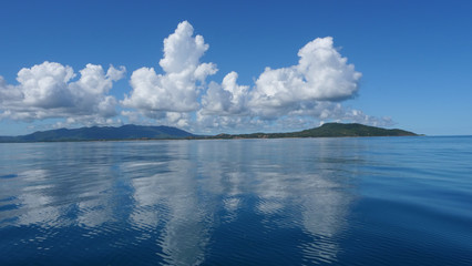 isola del Madagascar vista dal mare