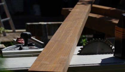 Terrassenüberdachung - Pergola aus Holz montieren