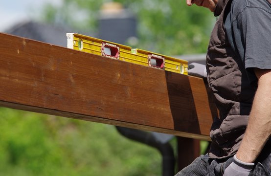 Terrassen&uuml;berdachung - Pergola aus Holz montieren