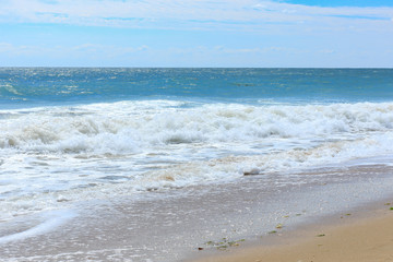 Piękne turkusowe fale nad Morzem Czarnym