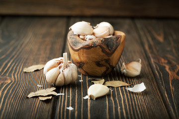 Ripe garlic and bay leaf