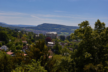 Fototapeta na wymiar Panorama auf das Dorf Dornach mit Goetheanum (Baselland, Solothurn / Schweiz)
