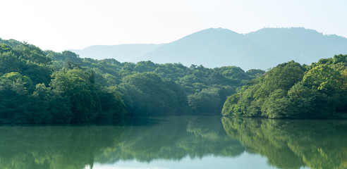 新緑の池，パノラマ