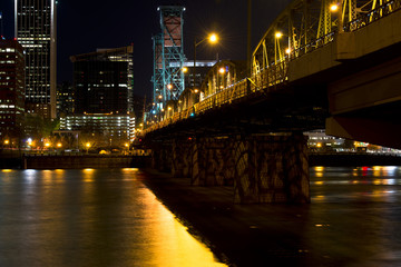 Fototapeta na wymiar Bridge over Willamette shining night Portland