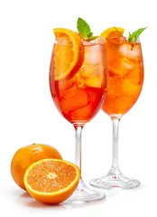 Selbstklebende Fototapeten zwei Gläser Aperol Spritz Cocktail © Mara Zemgaliete
