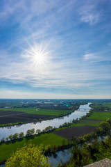 Obraz premium Aussicht vom Bogenberg auf den Gäuboden-4