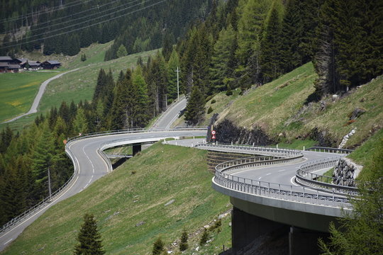 Felbertauern, Felbertauernstra&szlig;e, Felbertauern Stra&szlig;e, Stra&szlig;e, Bergstra&szlig;e, Alpenstra&szlig;e, Gebirgsstra&szlig;e, Panoramastra&szlig;e, Osttirol, Kurve, Steigung, Kehre, Gel&auml;nder, Br&uuml;cke, beton, Asphalt, Alpen 