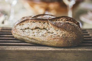 pain de campagne sur planche de bois 