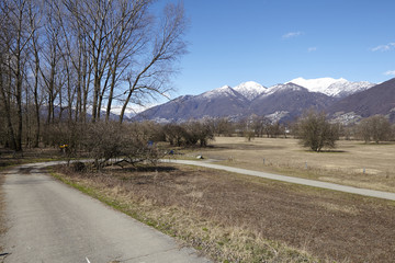 Radweg und Fußweg bei Quartino (Tessin, Schweiz)