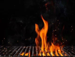 Deurstickers Lege vlammende houtskoolgrill met open vuur © Jag_cz