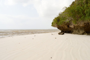 Small cove on the beach of Bamburi © Demande Philippe