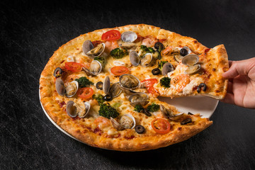シーフードピッツア　Seafood pizza