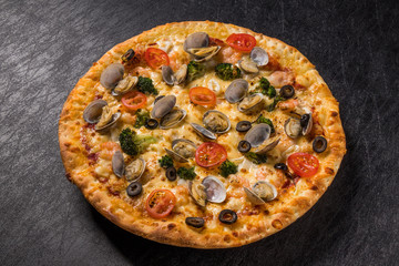 シーフードピッツア　Seafood pizza