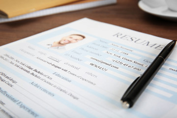 Obraz premium Resume form on table, closeup