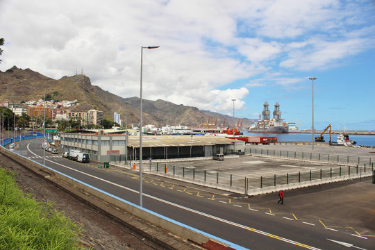 Avenida marítima de Santa Cruz de Tenerife, España