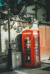 Fototapeta premium Red telephone booth - a British symbol