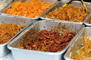 chinese chow mein noodles