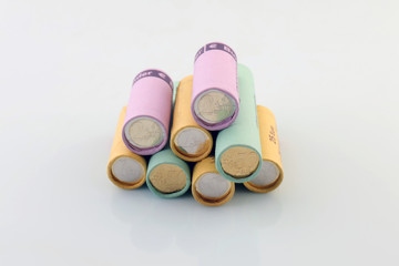 Euro Geld Rollen mit 50 Cent, 1 Euro und 2 Euro Münzen