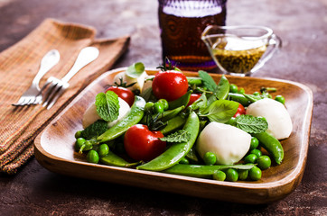 Raw vegetable salad
