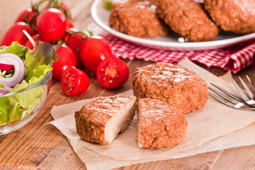 Meatballs with salad.