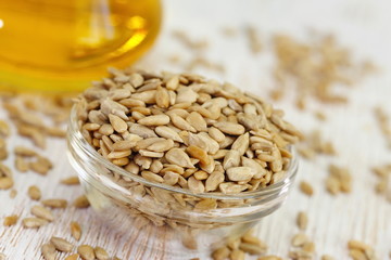 Peeled sunflower seeds