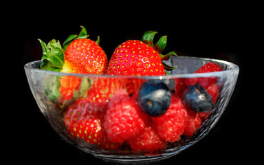 ベリー入りのボウル