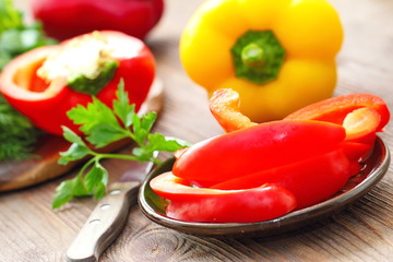 Cooking salad with sweet pepper