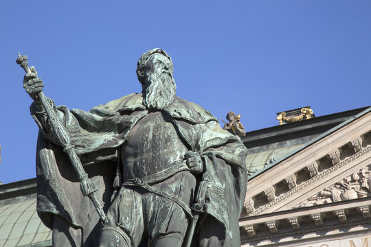 Gustavo Erici Statue by Hubert; Riddarhuset - Riddarhustorget Palace; Stockholm