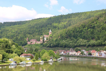 Fototapeta na wymiar Zwingenberg im Neckar-Odenwald-Kreis