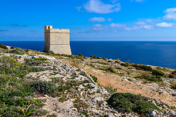 Fototapeta na wymiar Wachturm der Johanniter: Restaurierter Hamrija-Tower an Maltas Westküste