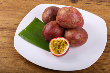 Maracuya - Tropical famous passion fruit