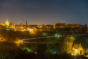 Skyline von Rothenburg ob der Tauber bei Nacht mit Langzeitbelichtung