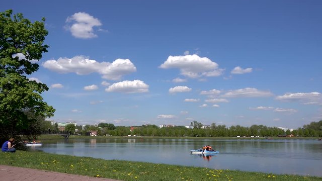 Beautiful pond in the park. Sredniy Tsaritsynskiy prud. Tsaritsyno Park, Moscow, Russia. 4k rela time video