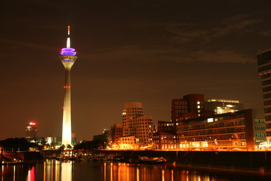Medienhafen bei Nacht