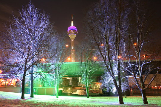 D&uuml;sseldorf bei Nacht