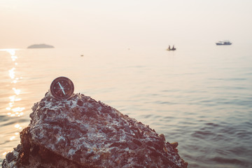 compass at the beach  © obeyleesin