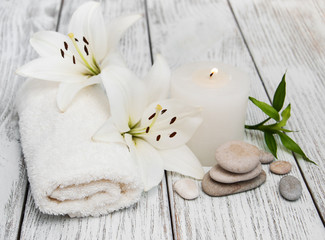 Fototapeta na wymiar Spa products with white lily