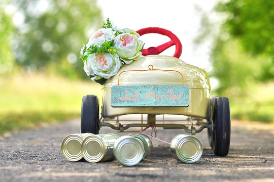 Heiraten, Brautstrau&szlig; und Auto