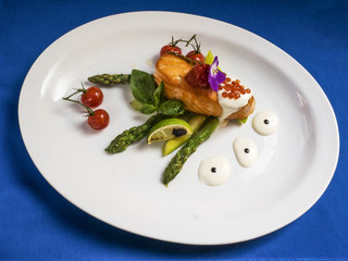 Fried trout with cream sauce