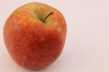 Apfel isoliert auf weissem Hintergrund